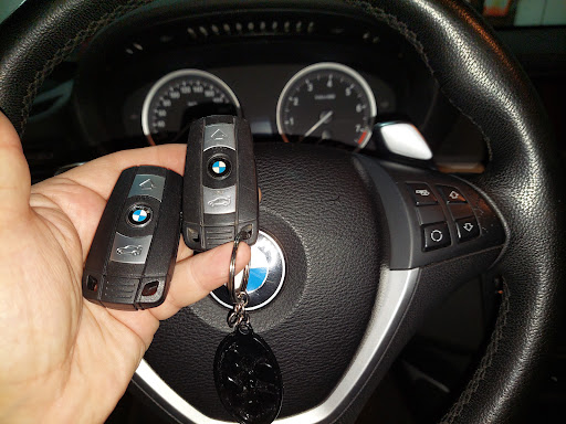 Tecnokey Llaves Codificadas: Cerrajería Automotriz